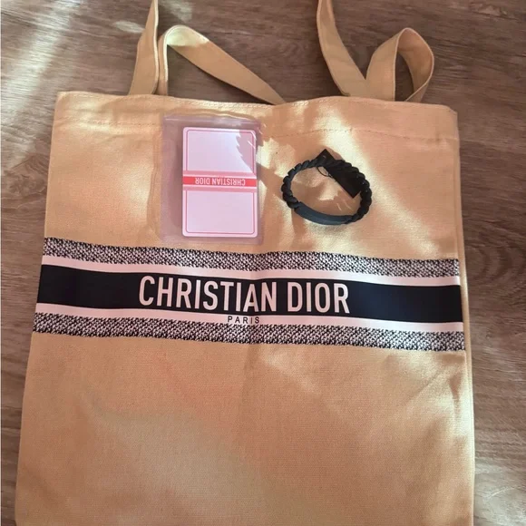 14 entries only to win this pristine LV Besace Mary Kate - Picture 2 of 14